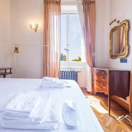 Ferri, Historical Residence, By Tilo Lux 제노바