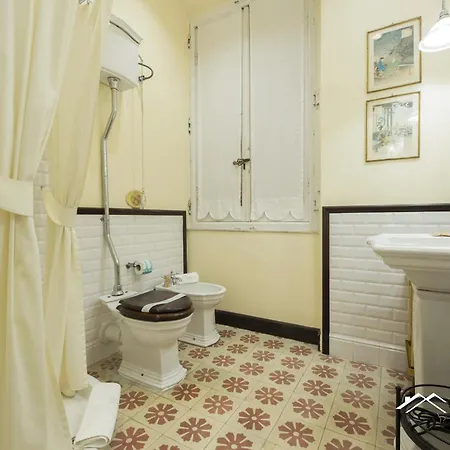 Ferri, Historical Residence, By Tilo Lux Gæstehus Genova